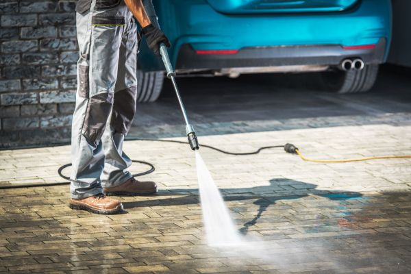 Cost of Driveway Pressure Washing in Schaumburg