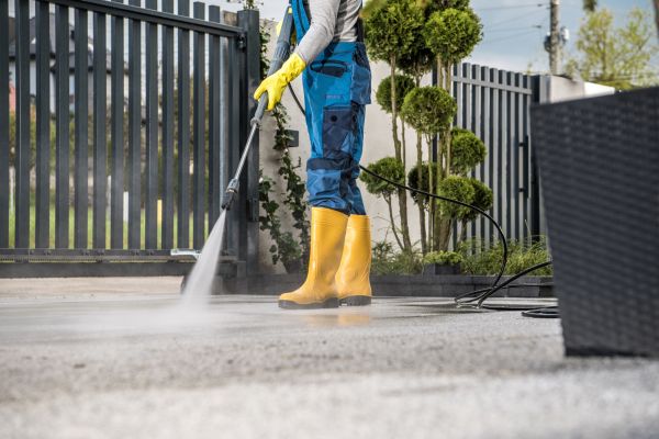 Cost of Driveway Power Washing in Schaumburg
