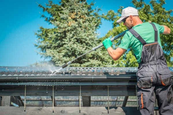 Cost of Gutter Power Washing in Schaumburg